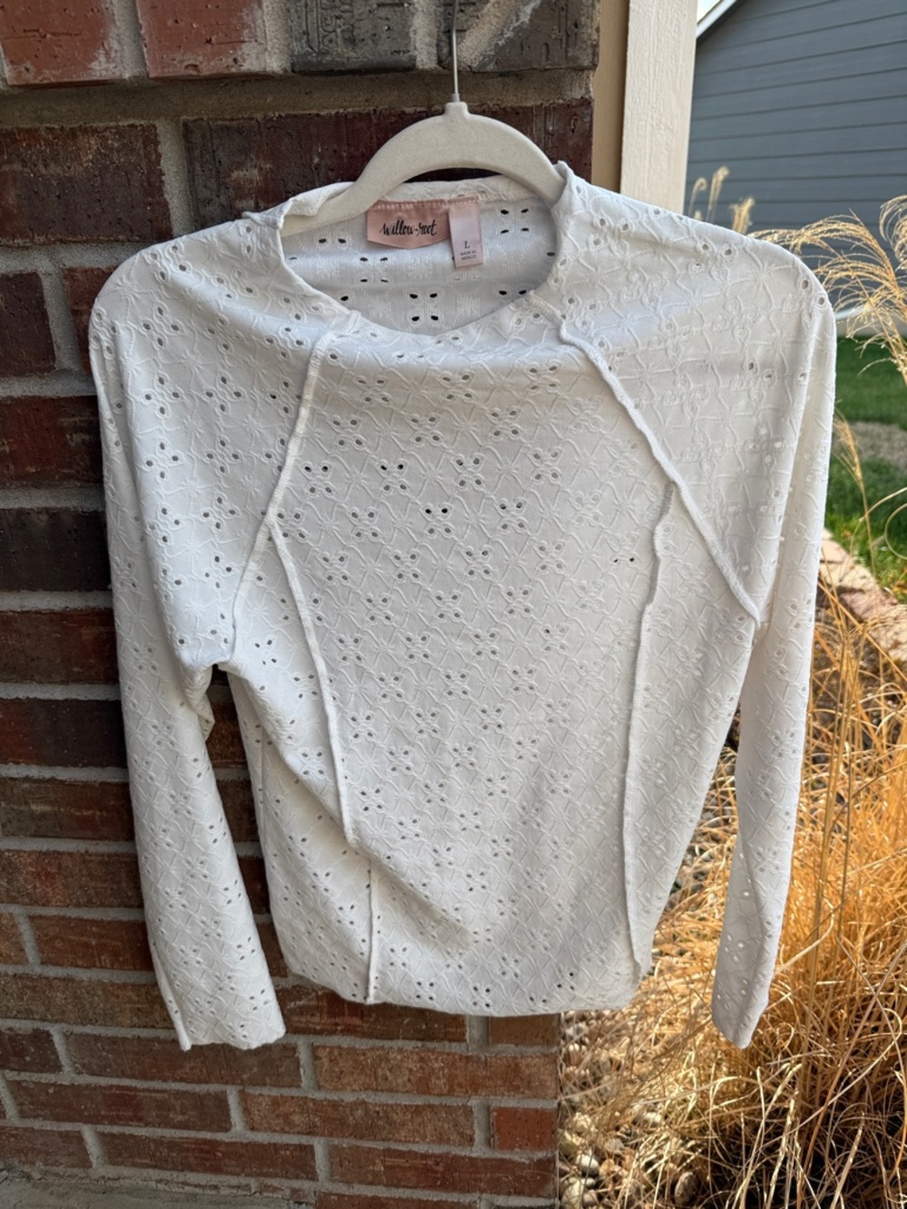 Willow Root Ladies L White Eyelet Fitted Long-Sleeve Top